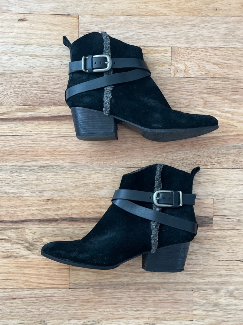 Black Suede Ankle Booties Buckle Strap Shearling Trim Size 9.5
